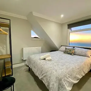  Apartment Stylish Two Bedroom Near Victoria Park United Kingdom