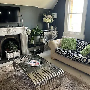 Beautiful 2 Bed In - Free Onsite Parking Bath
