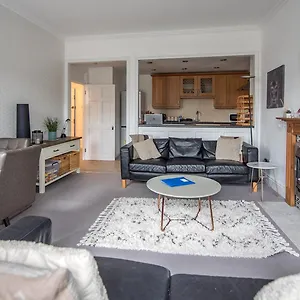 Grosvenor Pad - Lovely 2-bed Flat - Free On Street Parking Bath