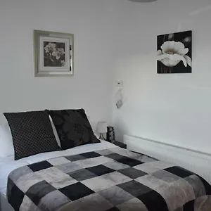  Apartment Flat G/r 59 Erskine Street United Kingdom
